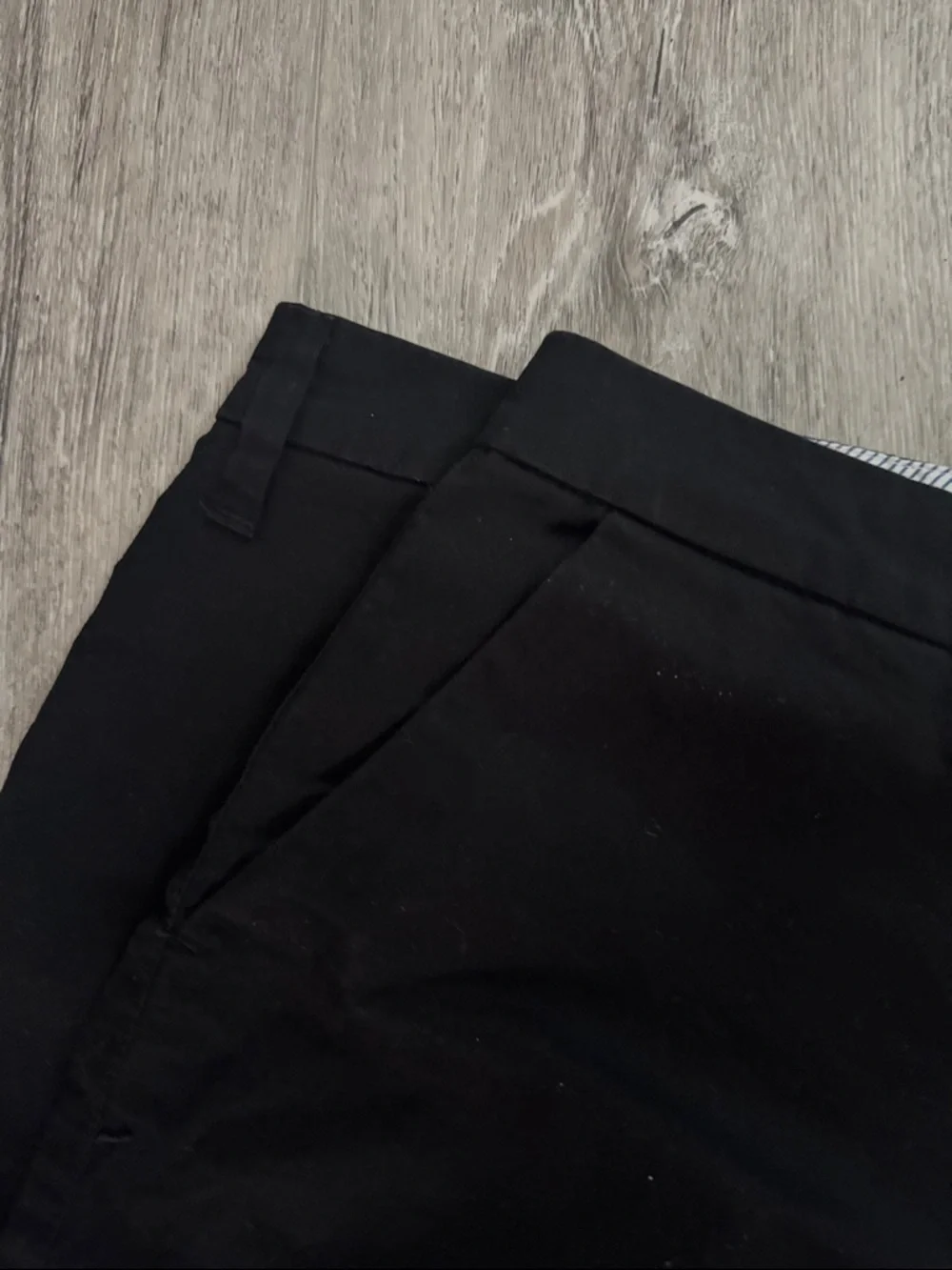 EUC Old Navy Black Women’s Everyday Shorts Size 10 - Picture 6 of 7